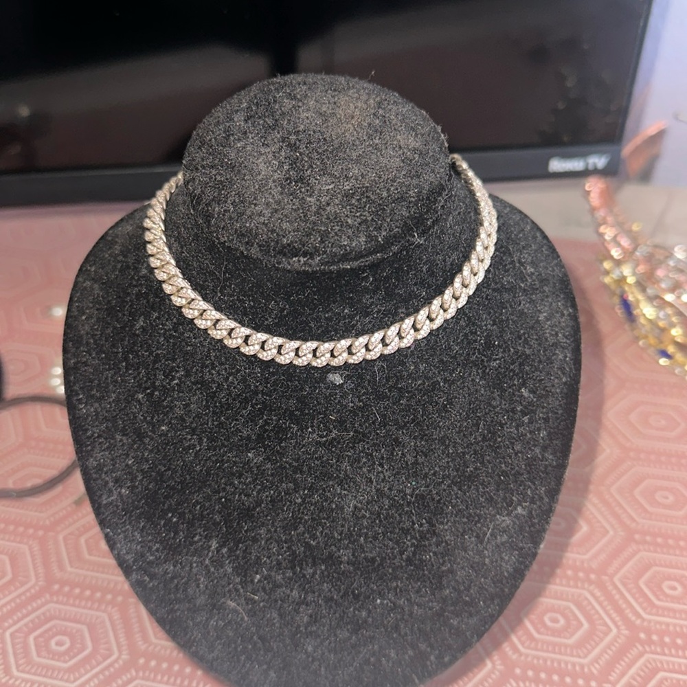 Woman’s chain (sterling silver)